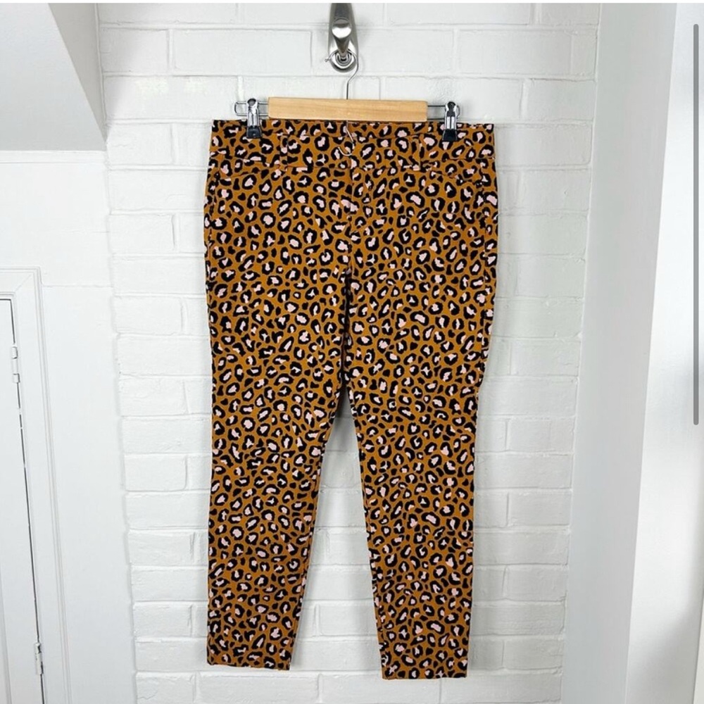 Old Navy Animal Cheetah Print Cropped Pixie Pants Size 8P
